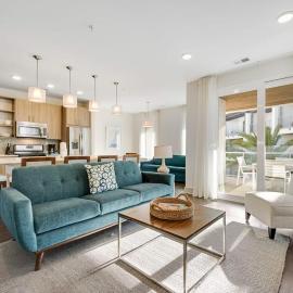 Third-floor luxury condo near beach with resort pool gym & EV chargers, hotel a Rosemary Beach