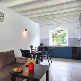 Amber Village Domki Apartamentowe by TriApart, hotel in Sztutowo