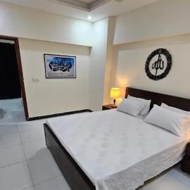 Luxury apartment 2 bed fully furnished 2 bed-tv lounge-Netflix-WiFi-free parking-child park