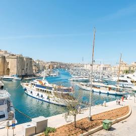 Senglea में, होटल Twin Room in historic building at the Marina with Sea view
