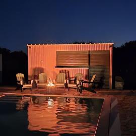 East Village Bungalows, hotel i Ulcinj