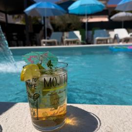 Luxury Blue Sky, hotel a Vir (Puntadura)