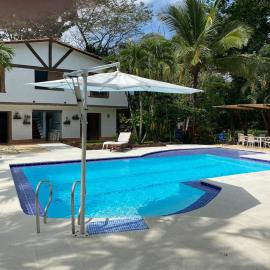 Hermosa finca familiar con piscina y naturaleza!