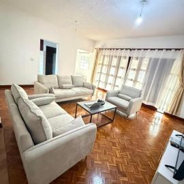 ICG Residencies Luxury 5-Bedroom Villa Uzunguni, Arusha, viešbutis mieste Aruša