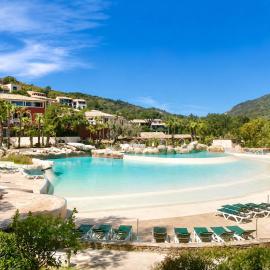 Appartement Rénové Vue Mer Climatisé Golfe de St Tropez Grimaud Les Restanques 4 personnes, hotel in Grimaud