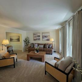 Spacious & Luxury Retreat Home in Waldorf