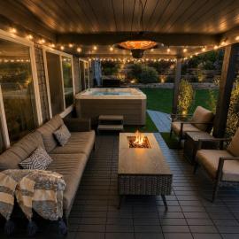 North Van Getaway with 3BR, Hot Tub and Huge Backyard, hotel a North Vancouver