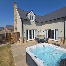 The Kingfisher Sleep 10 5BR Near Stansted Airport WIFI Parking Contractors, Groups, Families