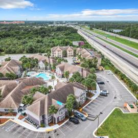 1 Bedroom Condo Minutes From Disney!