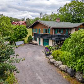 Rustic Mountain view Cabin 5 mins to Ski Area!, hotelli kohteessa Windham
