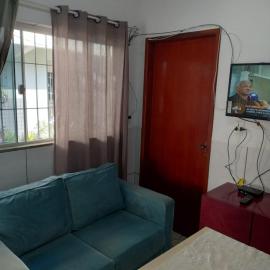Casa Inteira Mobiliada no centro , com entrada independente, Garagem, wi-fi , Smartv