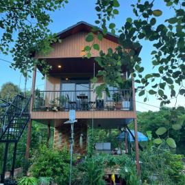 Táo House, hotel in Vĩnh Hy