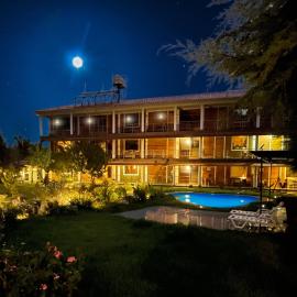 Runaway Hotel, hotel a Carhuaz