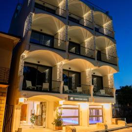 Aeon Blue, hotel u gradu 'Selianitika'