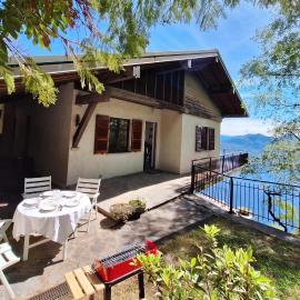 Lago Azzurro Villa: Infinity Lake View - Happy Rentals