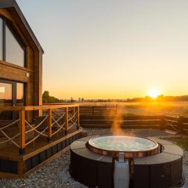 Domek Freedom with sauna, Sun & Snow, hotel in Zastań