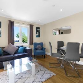 Heathrow Living 2BDR 2BA Apt by 360 Stays - Apt 08