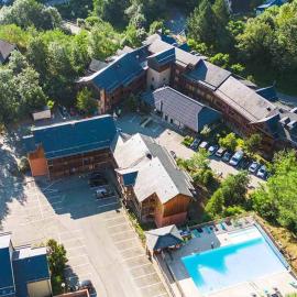 Résidence Vacancéole Les Chalets d'Ax, מלון באקס-לה-טרמה