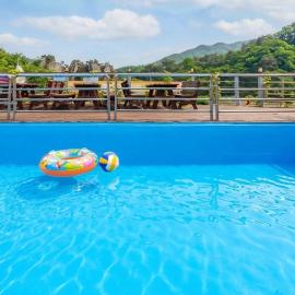 Chungju Palbong Glamping, hotel di Chungju