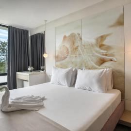 Hotel Melodia، فندق في فينوس