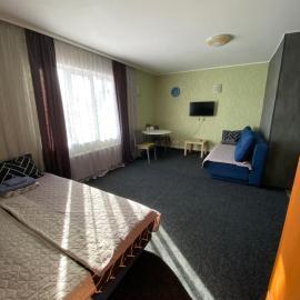 Часть дома с отдельным входом, hotel di Svitlovodsʼk