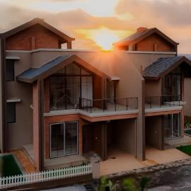 Woods Luxury Villas: Lonavala şehrinde bir otel