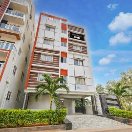 Super Townhouse Financial District Gachibowli Formerly Srinika Inn