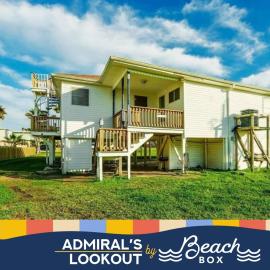 Beach bungalow with multiple decks, only 3-4 blocks from the beach, ξενοδοχείο σε Surfside