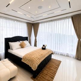 One Plus One Luxe Retreat with Airport Pickups, hotel en Sakumona