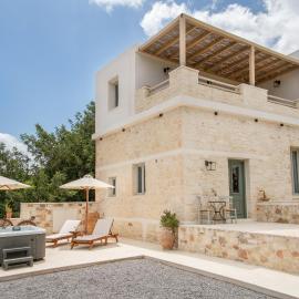 Amvikas suites-Sitia, by Comfortbnb, ξενοδοχείο στη Σητεία