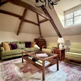 Vintage Lux Apt - Central Frome - Parking, hotel in Frome