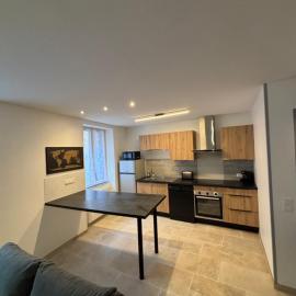 Maison rénovée 6 personnes 3 Chambres, hotell i Chanac