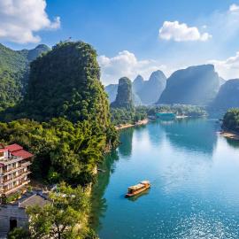 Yangshuo River Lodge Hotel--English speaking team&Swimming pool&Activties organized&Free pick up from Airport or TS over 3 nights, khách sạn ở Dương Sóc