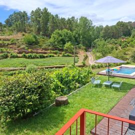 Quinta da Peça Douro Wine Region Retreat, Private Pool Villa, Hotel in Vila Real