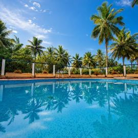 Luxury Pool Villa & Lawn - by Everloft