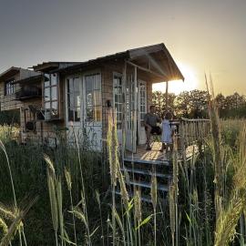 Strackxhoeve Tiny House 'Knalselder', hotel en Laakdal