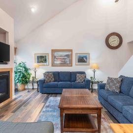 Cottonwood Canyon Basecamp Retreat - 5 Bathrooms, hotel em Cottonwood Heights