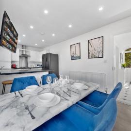 4 Bed Family & Work Ready Home