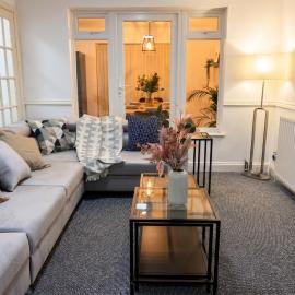 4-Bed Oxford House, Pool Table & Free Parking