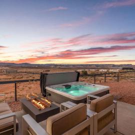 Dark Sky Haven- Hot Tub Views, hotel en Page
