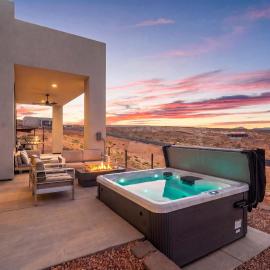Dark Sky Haven- Hot Tub Views, hotel en Page