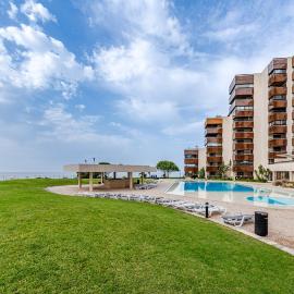 Cascais Chic Apartment with Pool and parking