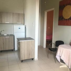 House by Vasiliki Milonaki، فندق في Váyia