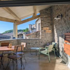 Le Petit Perchoir - Maison de caractère, vue château & plage à pied, hotel v destinácii Vogüé