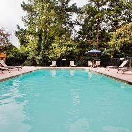 Holiday Inn Express & Suites Buford NE - Lake Lanier by IHG, hotel v mestu Buford
