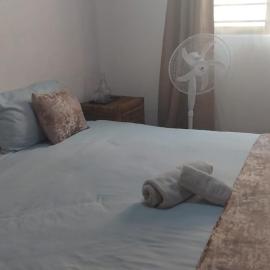 Queen Room self contained, hotel in Lusaka