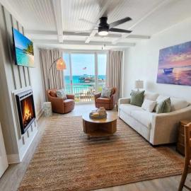 Lavish Coastal Oceanfront Suite Yachtsman 401