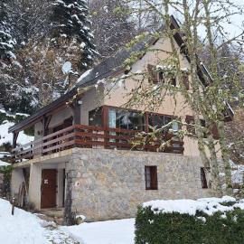 Beau chalet en vallée d'Ossau, מלון בלארונס