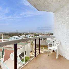 This cozy and bright resort studio is perfect for a beach getaway, Hotel in Destin