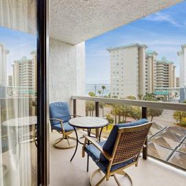 Updated Gulf view condo with resort pool hot tub gym & beach bar